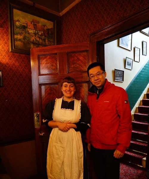 探寻福尔摩斯银耳环之谜（破解谜题，揭开福尔摩斯银耳环的秘密）(福尔摩斯探集)